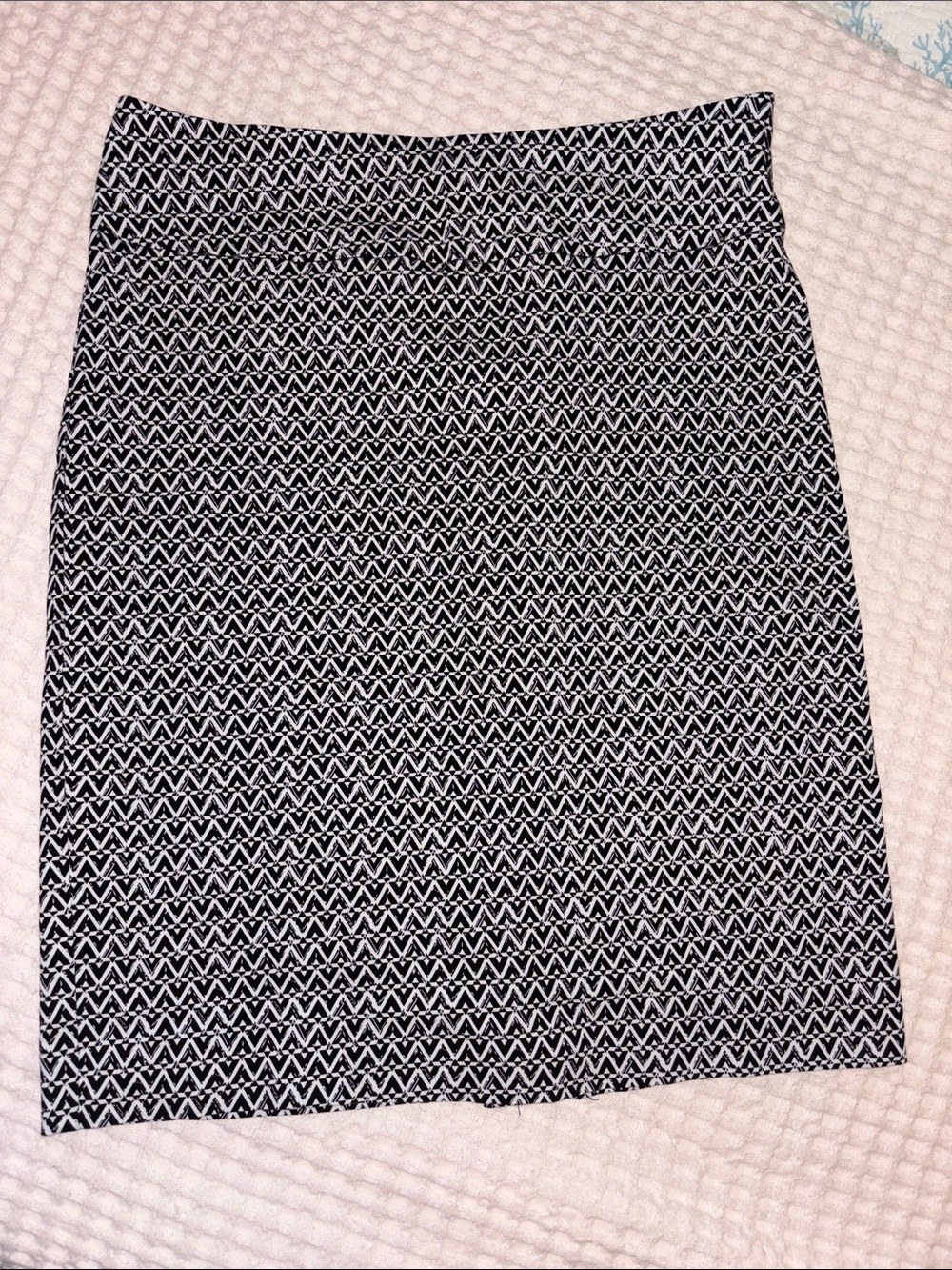 Margaret M Black and White Zigzag Pencil Skirt strength size large
